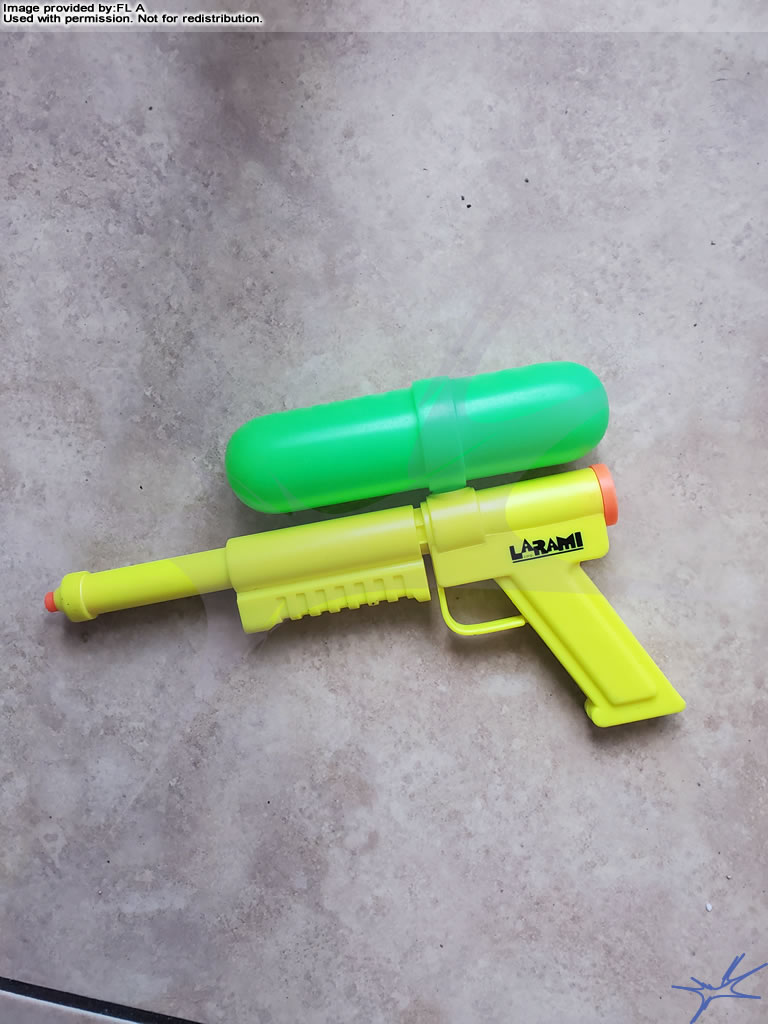 Larami arpeggiating 1992 Vintage Mini Soaker